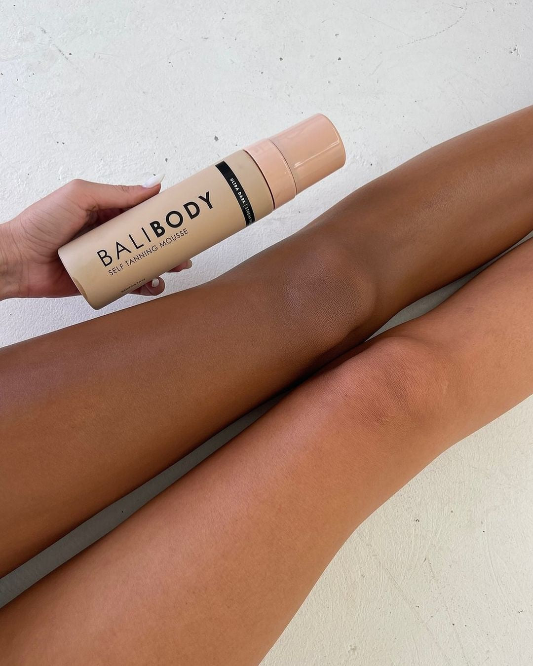 Autobronceante en formato mousse con resultados naturales en 6 horas.